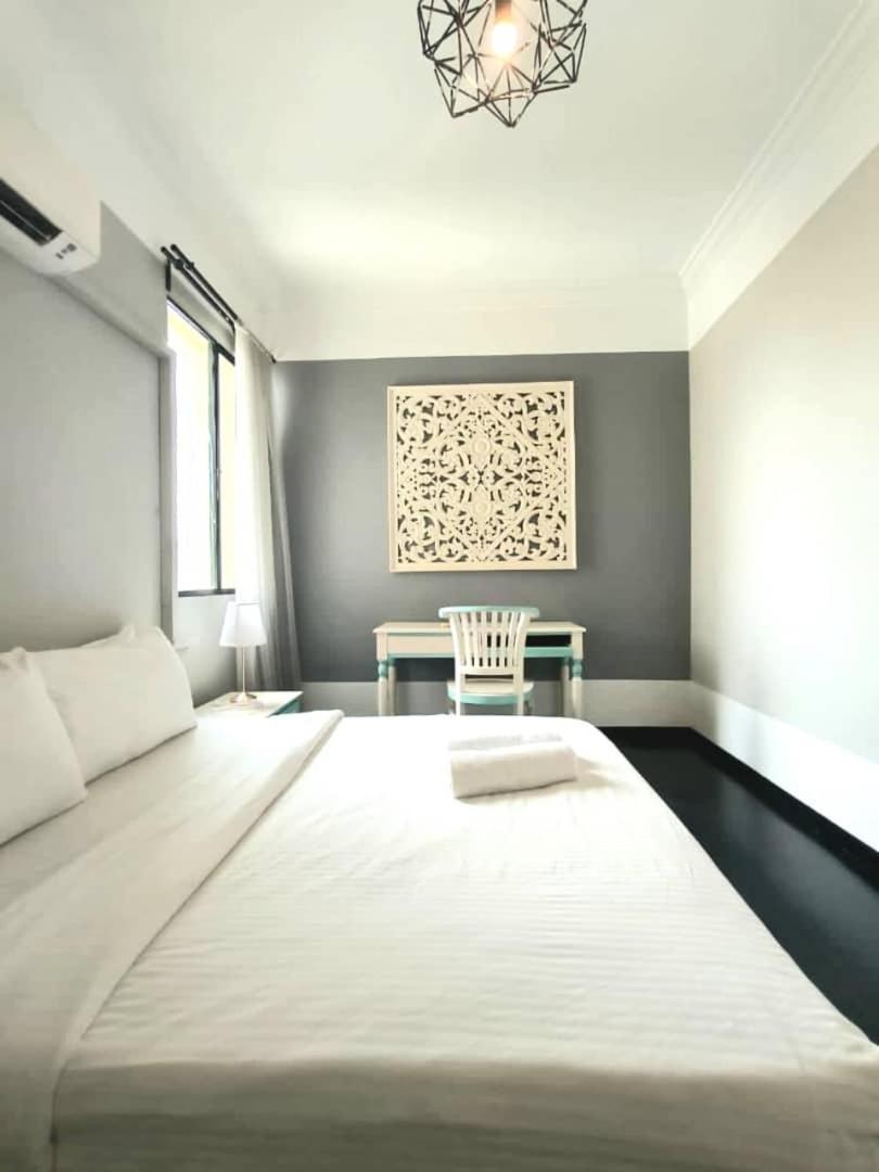 Century Bay Private Residences Sungai Dua Bukit Exterior photo