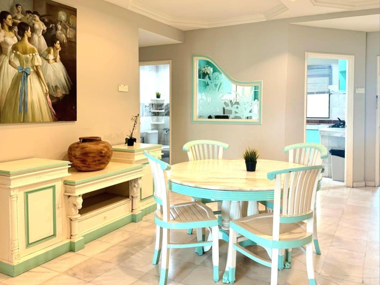 Century Bay Private Residences Sungai Dua Bukit Exterior photo